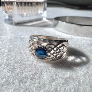 💎 Sapphire blue gemstone filigree ring